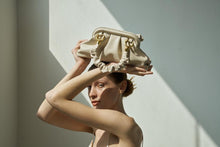 Load image into Gallery viewer, Cloud Top Handle Bag - Nutella
